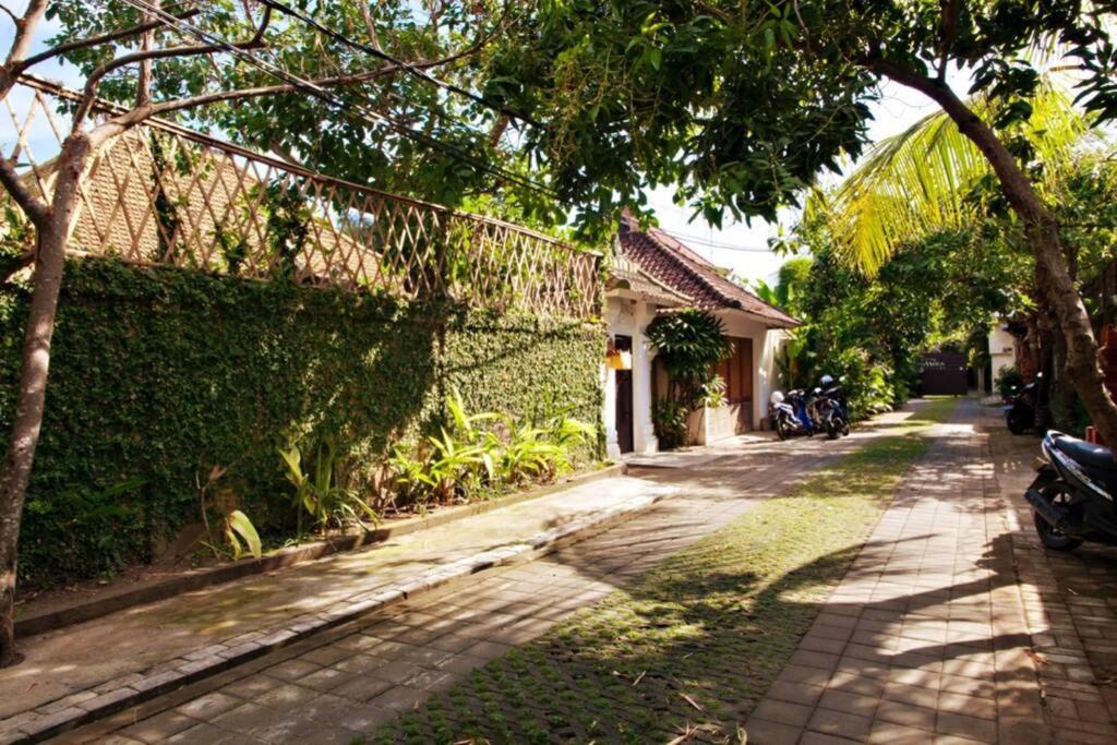 Lola * Seminyak (Bali)